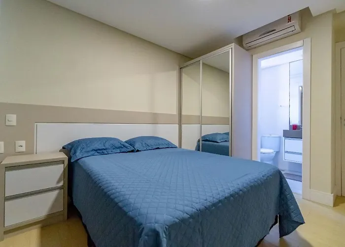 Localização Central - Apartamento a 200m da Praia Bombinhas